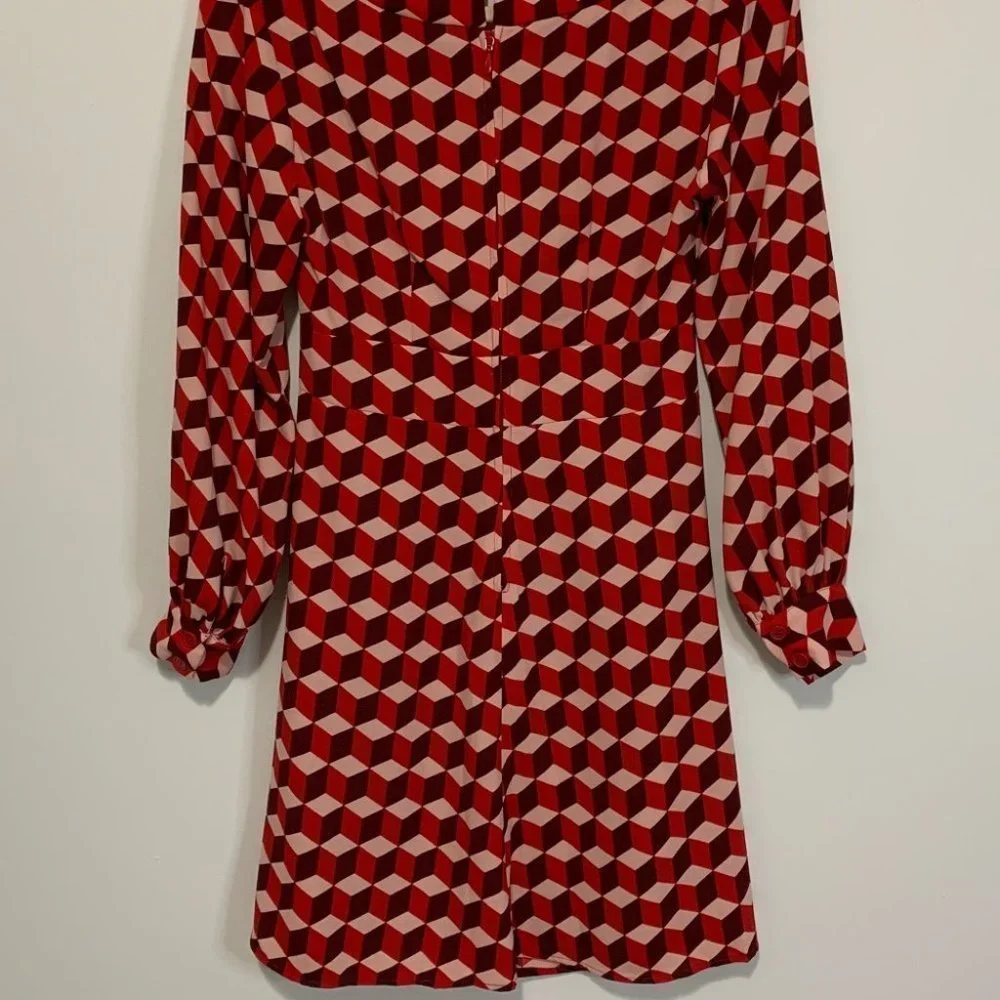 BNWT Crepe Dress | Flowy Dark Red Patterned Triangle Prism Print | V-Neck Button - Picture 6 of 8